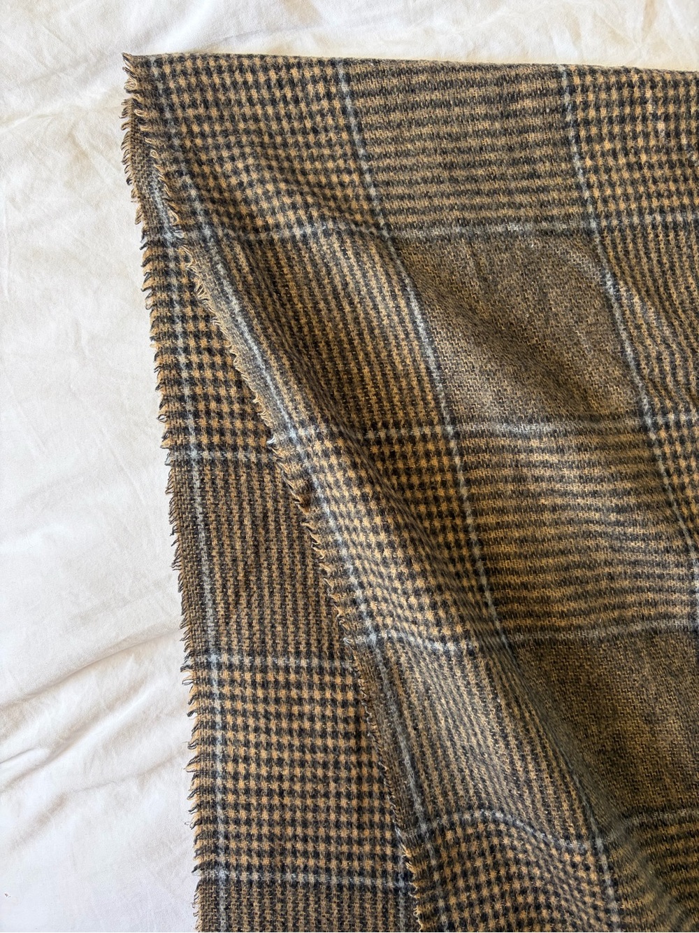 Zara Houndstooth Cozy Plaid Scarf in Brown and Black
